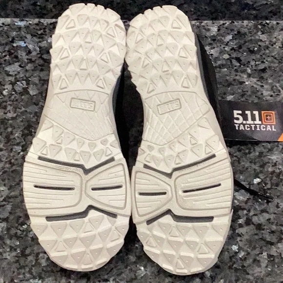 New 5.11 Tactical Women’s Athletic Shoes Never Worn Black Size 7.5 (Item#S013) - Picture 7 of 9